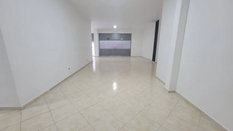 Durres, jepet me qera ambjent biznesi Kati 0, 160 m² (lagjja 5)