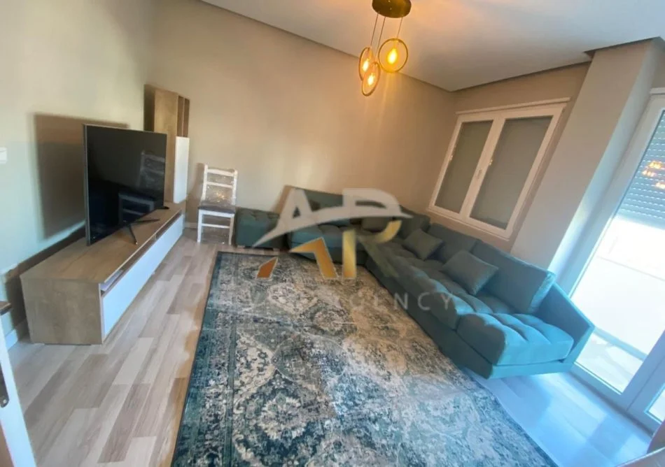 Tirane, jepet me qera shtepi 2+1 Kati 7, 107 m² 550 € (Rruga e Dibres)