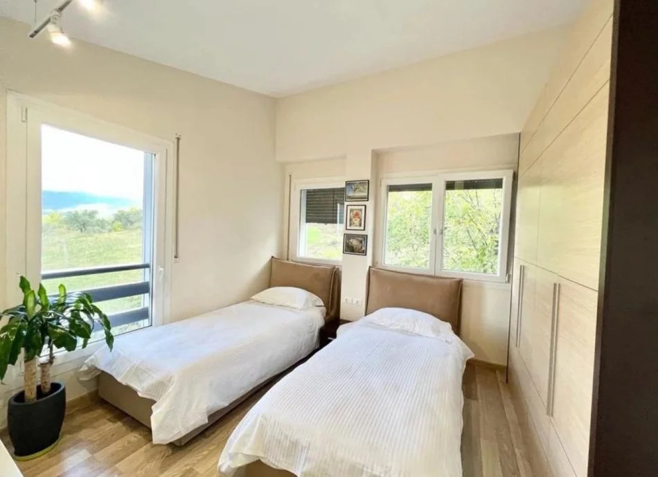 Tirane, shitet apartament 2+1+Aneks+Ballkon Kati 1, 130 m² 420.000 € (Long Hills)