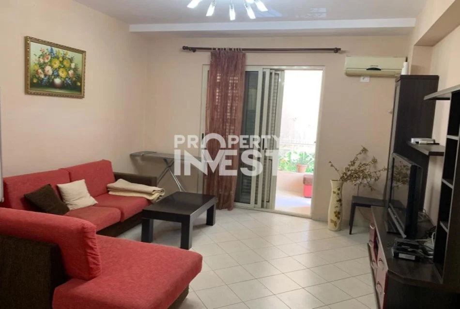 Tirane, jepet me qera apartament 2+1+Aneks+Ballkon Kati 1, 100 m² 700 € (Komuna e Parisit)