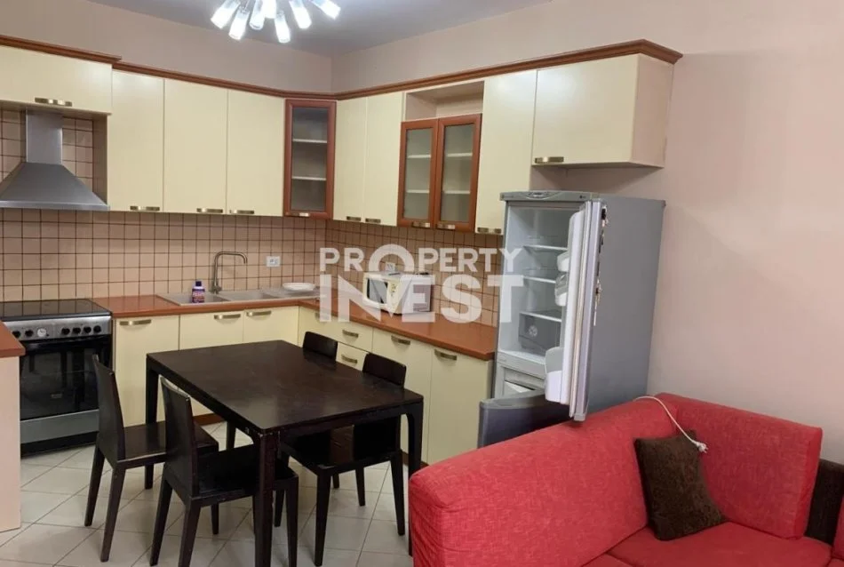 Tirane, jepet me qera apartament 2+1+Aneks+Ballkon Kati 1, 100 m² 700 € (Komuna e Parisit)