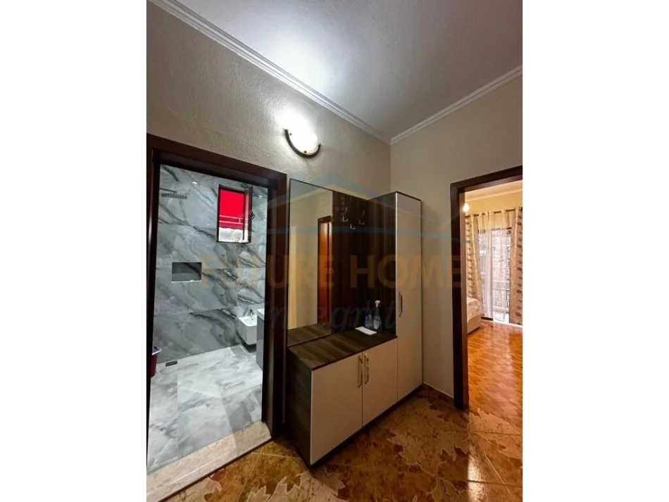 Tirane, jepet me qera apartament 1+1 Kati 2, 80 m² 600 € PERFSHIRE UJI DHE DRITAT NE CMIM (BLLOK)