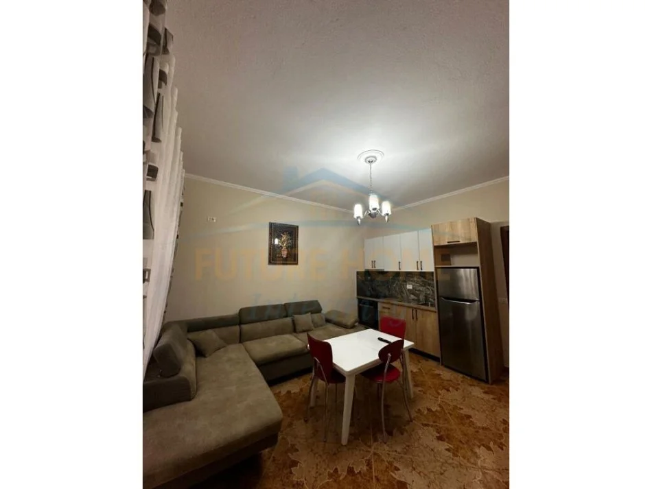 Tirane, jepet me qera apartament 1+1 Kati 2, 80 m² 600 € PERFSHIRE UJI DHE DRITAT NE CMIM (BLLOK)