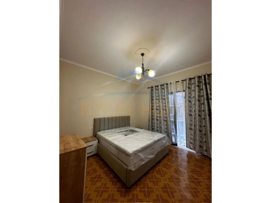 Tirane, jepet me qera apartament 1+1 Kati 2, 80 m² 600 € PERFSHIRE UJI DHE DRITAT NE CMIM (BLLOK)