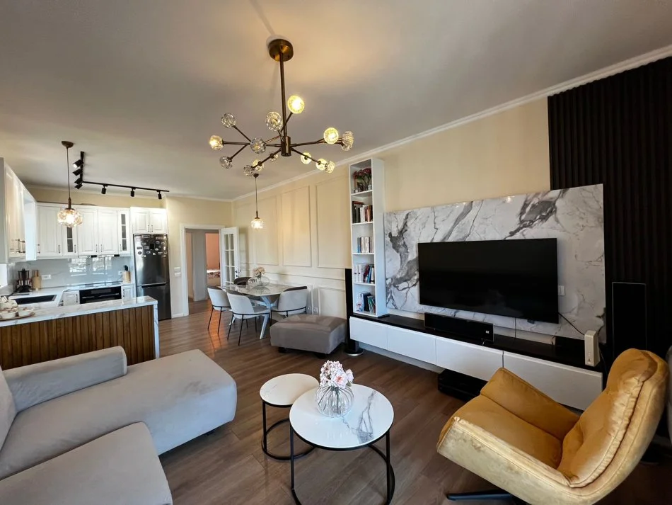 Tirane, jepet me qera apartament 2+1+Aneks+Ballkon Kati 6, 114 m² 1.200 € (KOMUNA E PARISIT)