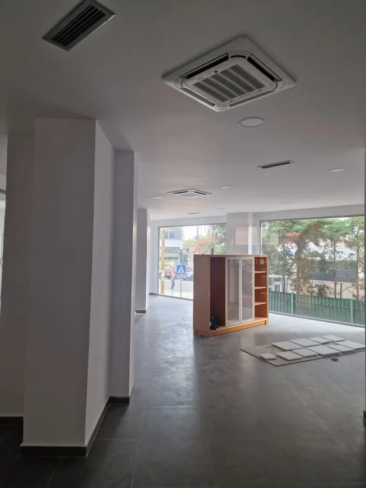 Durres, jepet me qera zyre Kati 0, 75 m² 1.125 € (rruga egnatia)