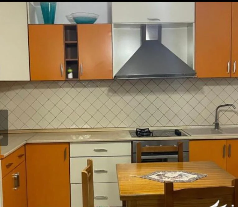 Tirane, jepet me qera apartament 2+1 Kati 2, 112 m² 700 € (rruga don bosko)