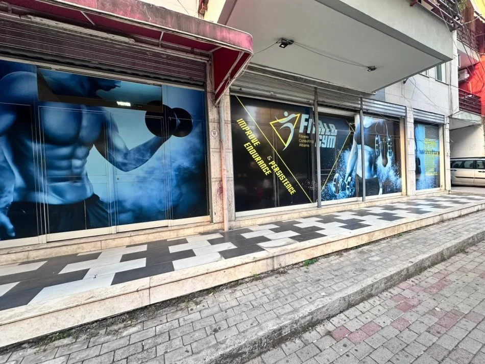 Tirane, shitet ambjent biznesi Kati 0, 280 m² (Rr.Petro Korcari)