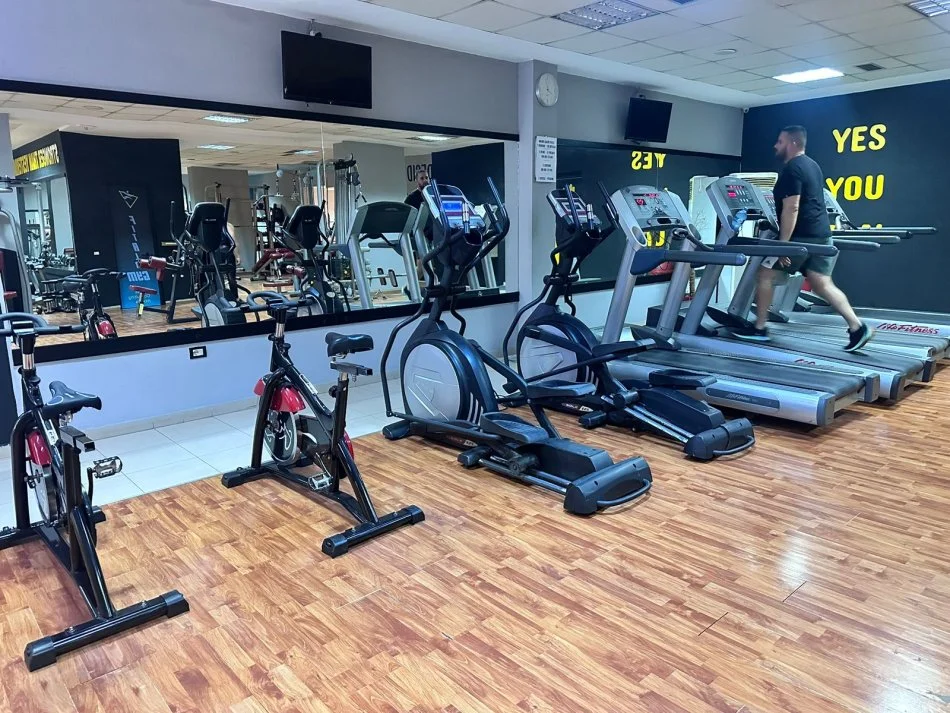 Tirane, shitet ambjent biznesi Kati 0, 280 m² (Rr.Petro Korcari)