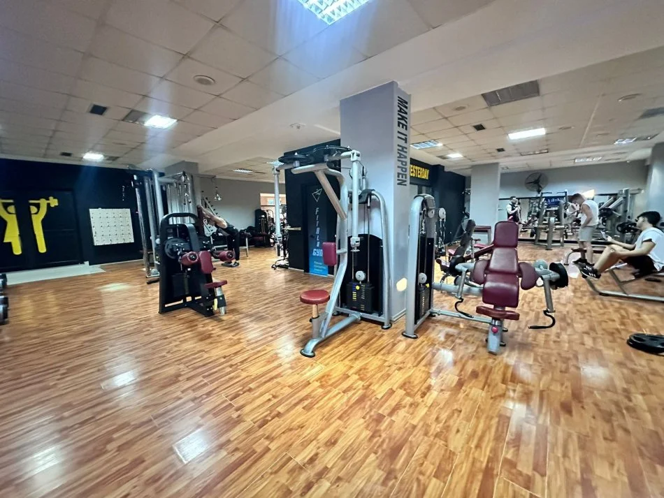 Tirane, shitet ambjent biznesi Kati 0, 280 m² (Rr.Petro Korcari)