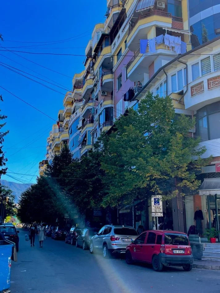 Tirane, shitet apartament 1+1 Kati 4, 80 m² 160.000 € (Rruga Frederik Shiroka (pranë supermarket Joena))