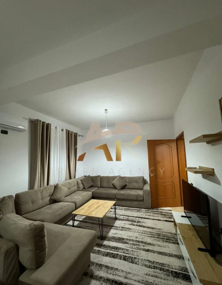 Tirane, jepet me qera shtepi 1+1 Kati 4, 90 m² 500 € (Pranë Concord Center)