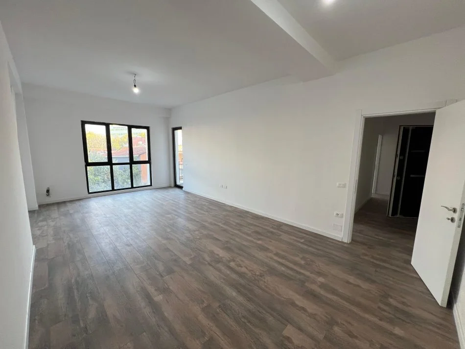 Tirane, shes apartament 2+1+Ballkon Kati 2, 114 m² 205.200 € (FARMACIA 10)