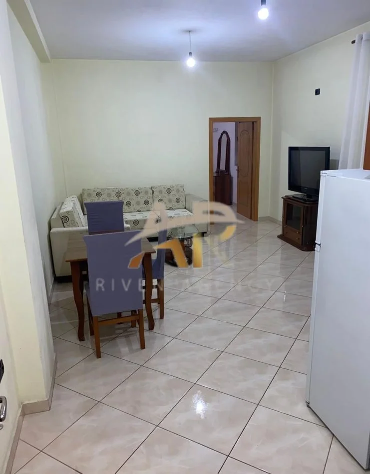 Tirane, jepet me qera shtepi 1+1 Kati 3, 60 m² 350 € (Pranë nënstacionit elektrik)