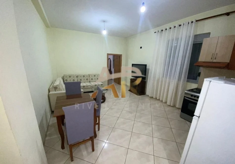 Tirane, jepet me qera shtepi 1+1 Kati 3, 60 m² 350 € (Pranë nënstacionit elektrik)