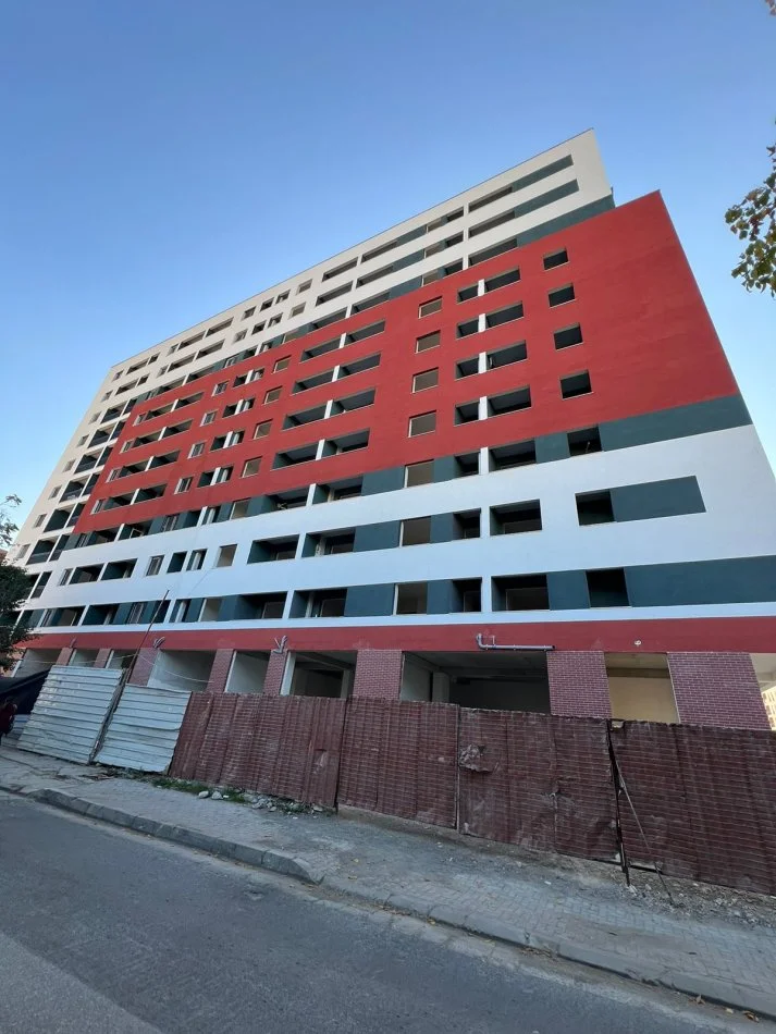 Tirane, shitet ambjent biznesi Kati 0, 67 m² 176.000 € (Oxhaku)