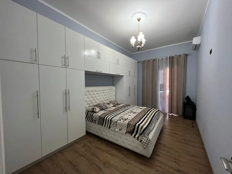 Tirane, jepet me qera apartament 1+1+Ballkon Kati 2, 72 m² 450 € (rruga teodor keko)