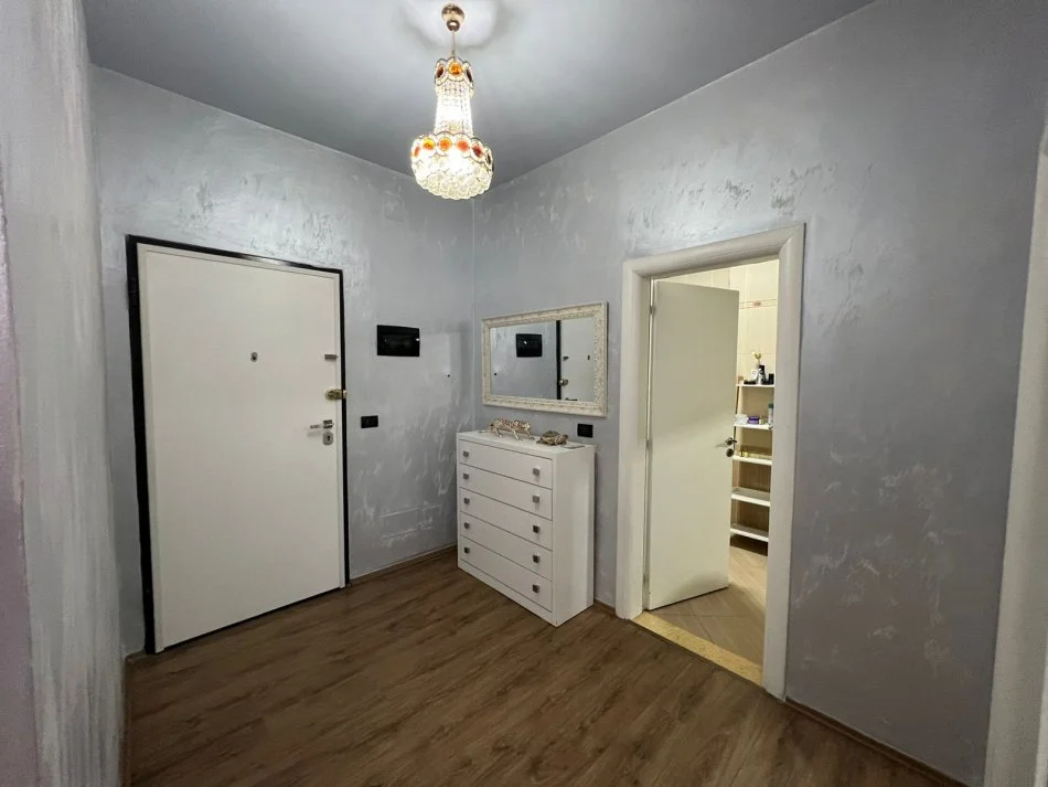 Tirane, jepet me qera apartament 1+1+Ballkon Kati 2, 72 m² 450 € (rruga teodor keko)