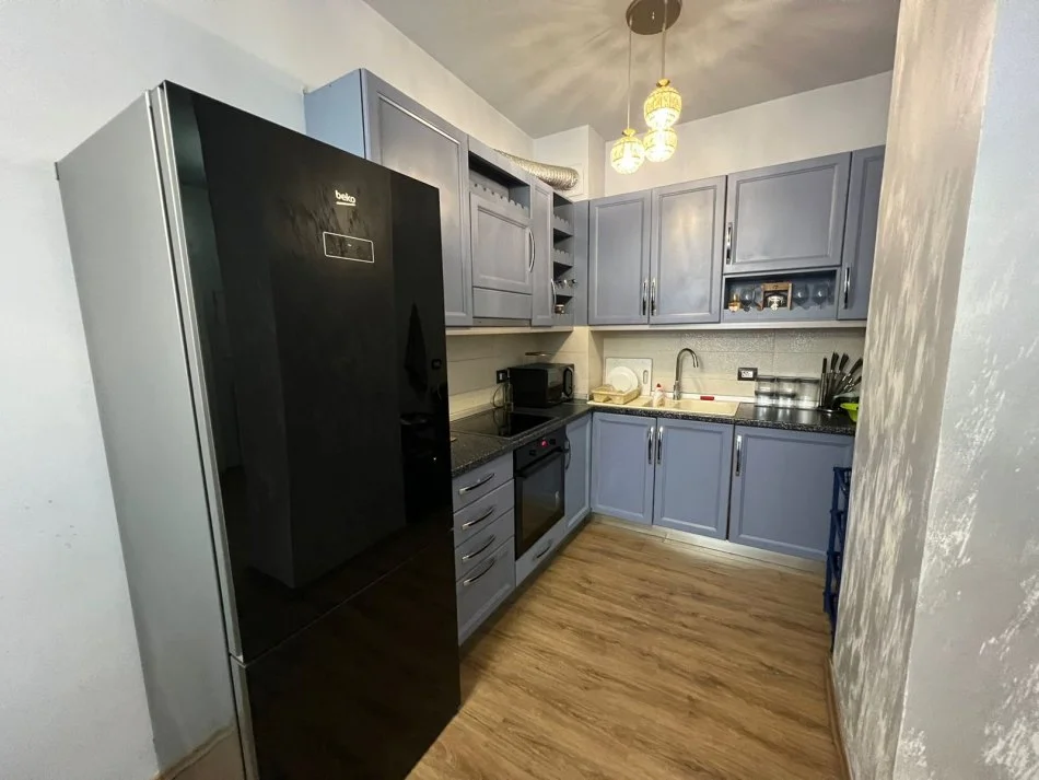 Tirane, jepet me qera apartament 1+1+Ballkon Kati 2, 72 m² 450 € (rruga teodor keko)