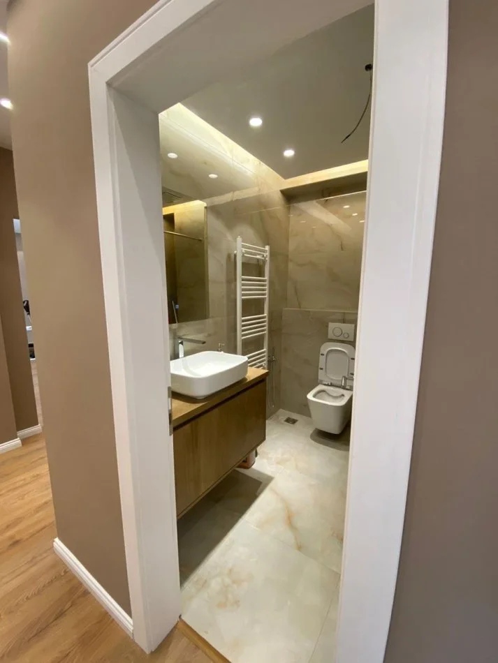 Tirane, shitet apartament 2+1+Ballkon Kati 7, 165 m² 98.000 € (Don Bosko)