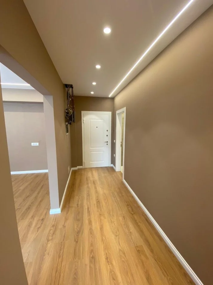 Tirane, shitet apartament 2+1+Ballkon Kati 7, 165 m² 98.000 € (Don Bosko)