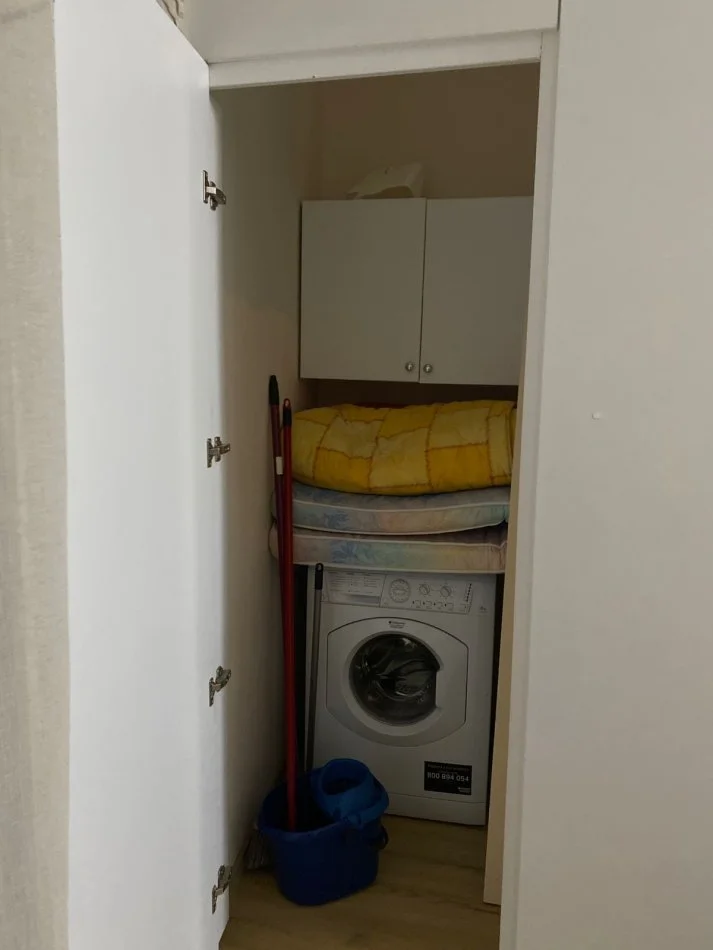 Vlore, jepet me qera apartament 1+1 Kati 2, 52 m² 300 € (Qera, Apartament 1+1, mbi Haris Hotel, Lungomare)  rv45987