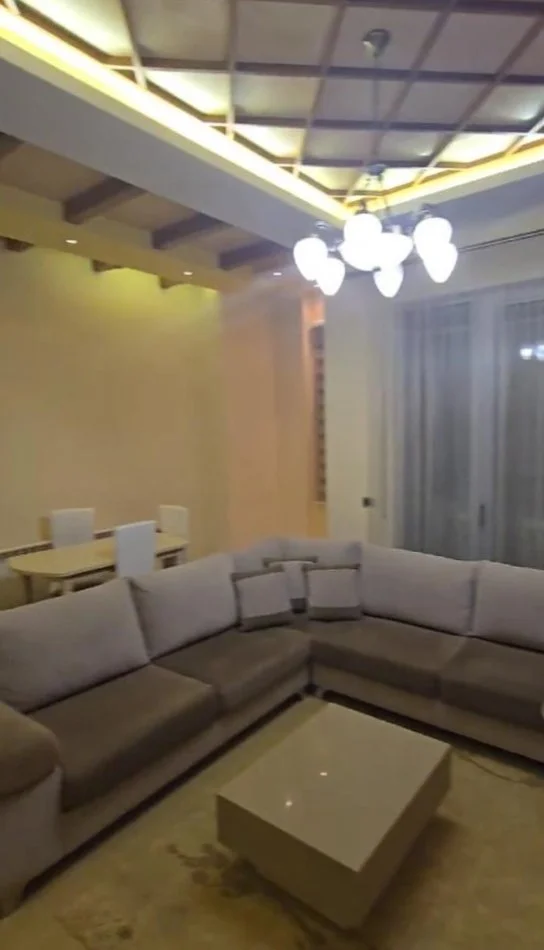 Tirane, jepet me qera 2+1+Ballkon Kati 2, 110 m² 1.000 € (Pazari ri)