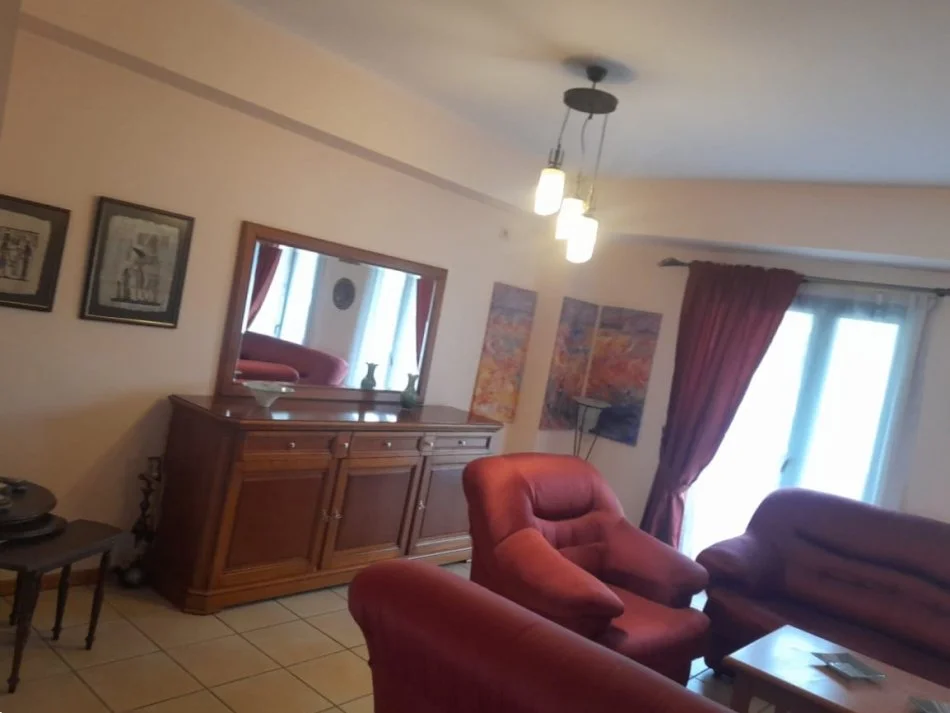 Tirane, jepet me qera apartament 3+1+Ballkon Kati 6, 110 m² 700 € (Vasil Shanto)