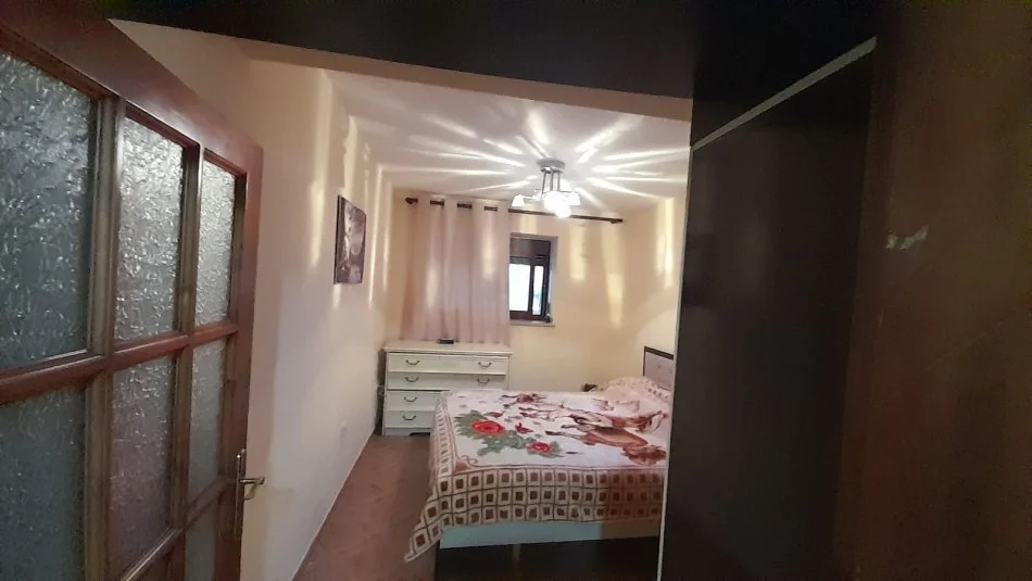 Tirane, Apartament 1+1 per qira  Kati 1, 63 m² 500 € (Stadiumi Dinamo)