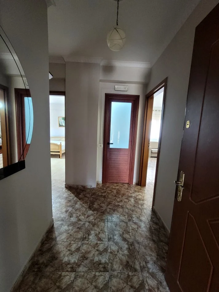Tirane, jepet me qera apartament 2+1 Kati 6, 95 m² 600 € (Blv Zogu I)