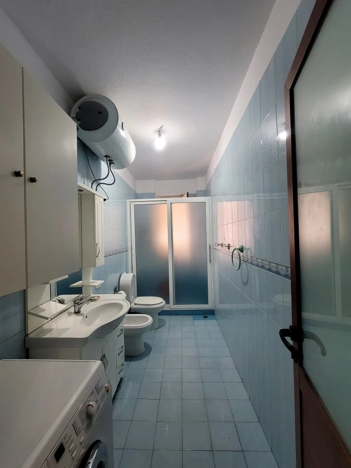 Tirane, jepet me qera apartament 2+1 Kati 6, 95 m² 600 € (Blv Zogu I)