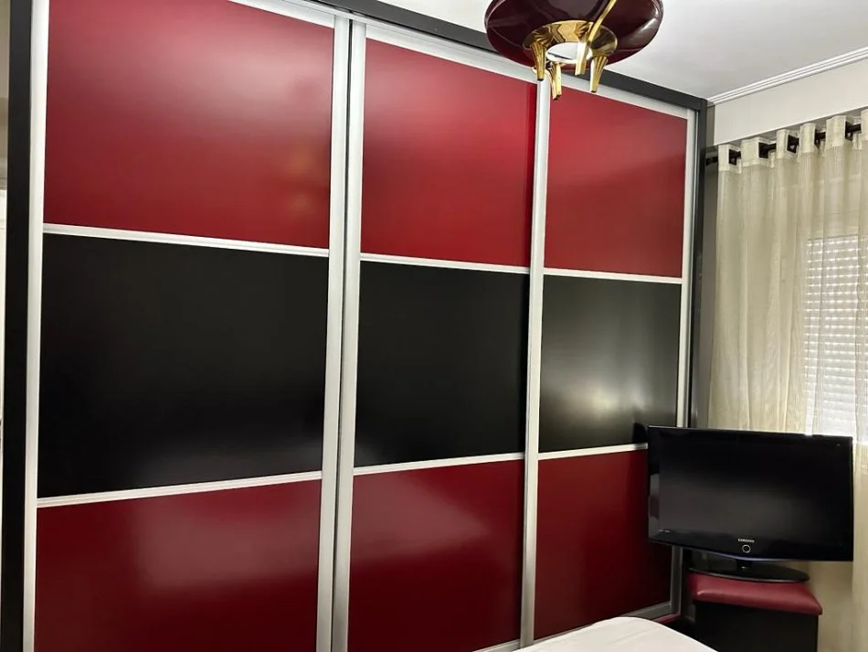 Vlore, jepet me qera apartament 2+1 Kati 2, 75 m² 400 € (perballe me Neranxin) RV46054