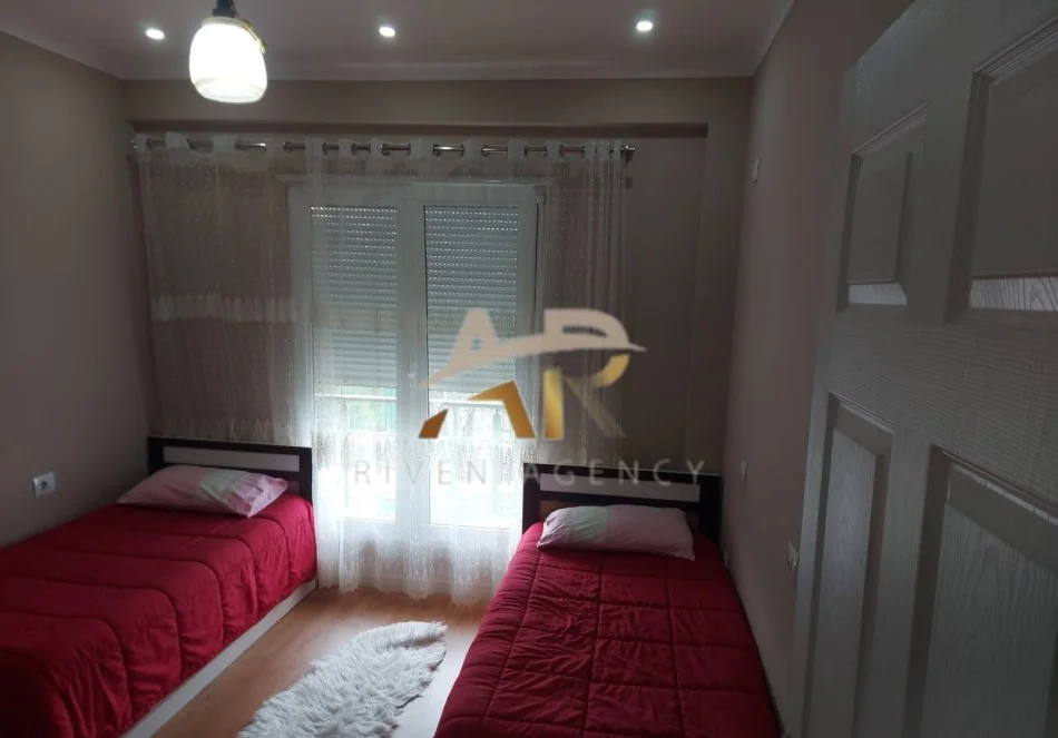 Tirane, jepet me qera shtepi 1+1 Kati 5, 96 m² 900 € (Rruga Bilal Sina)