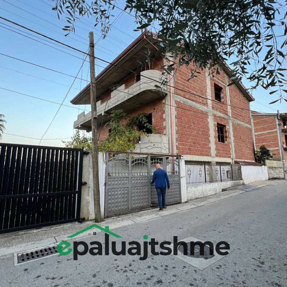 Tirane, shes shtepi 3 Katshe Kati 3, 414 m² 139.000 € (rruga lagja e re vore)