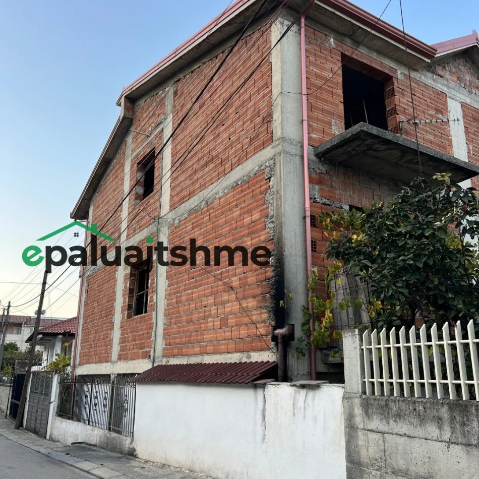 Tirane, shes shtepi 3 Katshe Kati 3, 414 m² 139.000 € (rruga lagja e re vore)