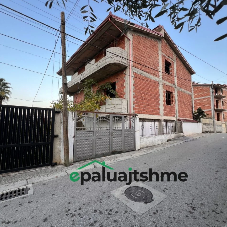 Tirane, shes shtepi 3 Katshe Kati 3, 414 m² 139.000 € (rruga lagja e re vore)