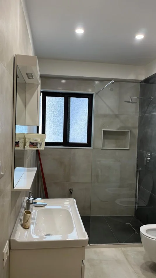 Tirane, Apartament 2+1 me qira Kati 2, 104 m² 500 € (Ali Demi)