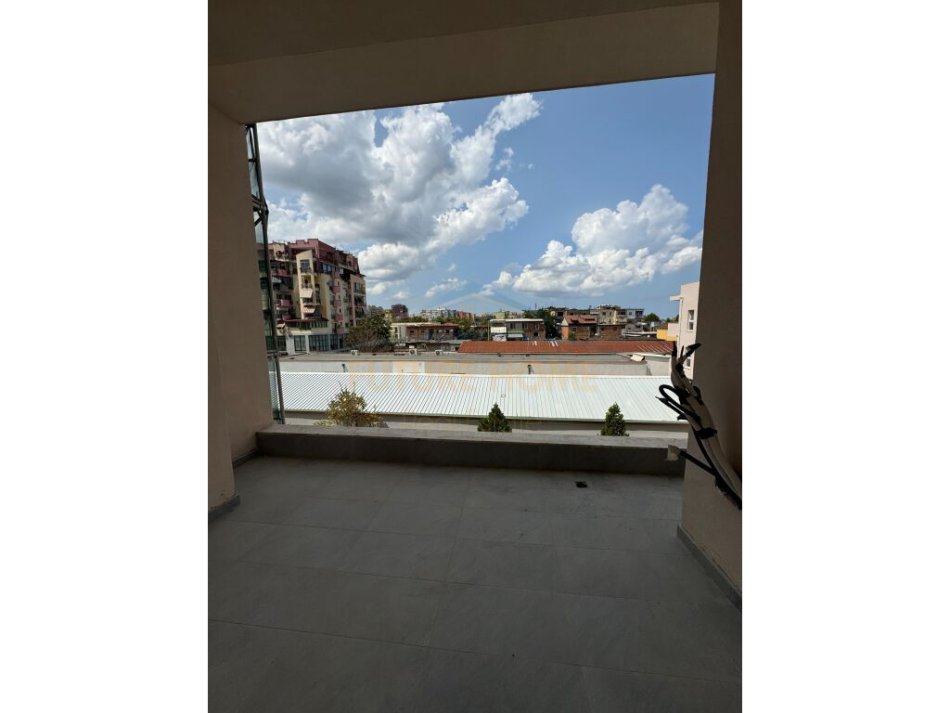Tirane, shitet apartament 2+1+Aneks+Ballkon Kati 2, 117 m² 158.000 € (Rruga Dritan Hoxha)