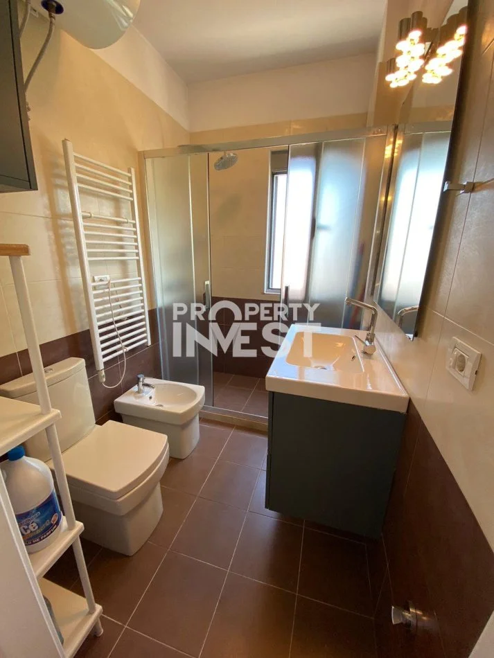 Tirane, jepet me qera apartament 2+1+Aneks+Ballkon Kati 5, 110 m² 850 € (rruga kosovareve)