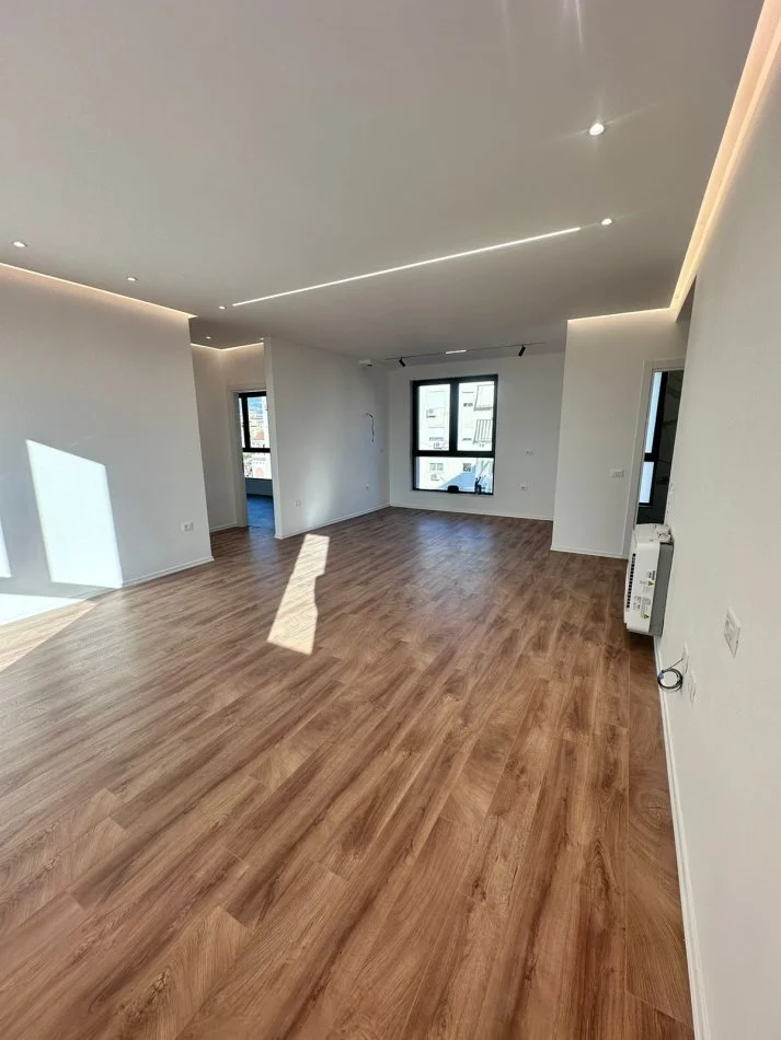 Tirane, shitet apartament 2+1+Ballkon Kati 7, 120 m² 350.000 € (Myslym Shyri)
