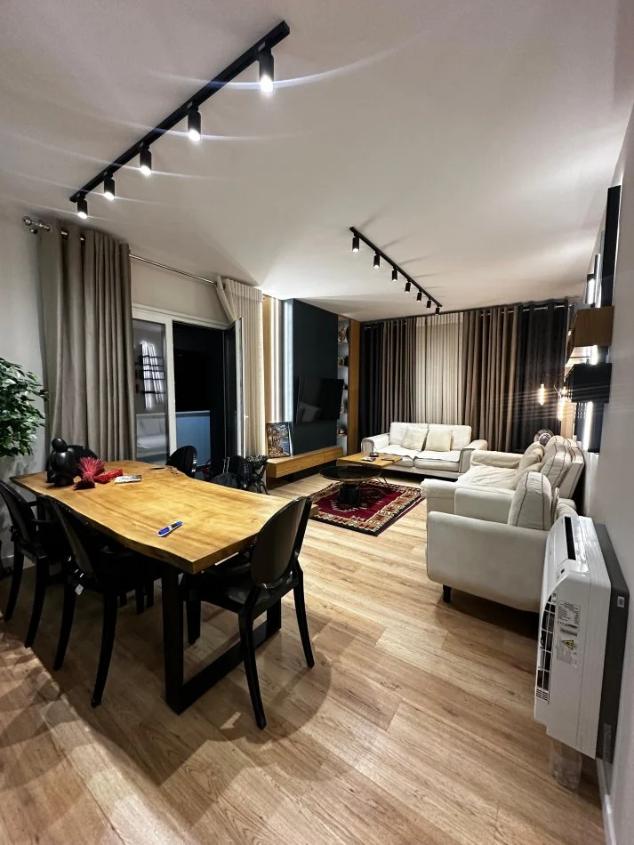 Tirane, jap me qera apartament 2+1 Kati 1, 105 m² 1.000 € (Rruga Kodra e Diellit)
