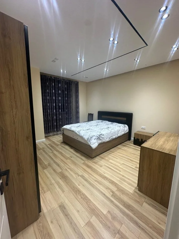 Tirane, jepet me qera apartament 2+1 Kati 7, 100 m² 600 € (rruga e dibres)