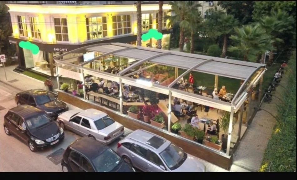 Tirane, jepet me qera bar-resorant Kati 0, 300 m² 3.500 € (Bulevardi Gjergj Fishta)
