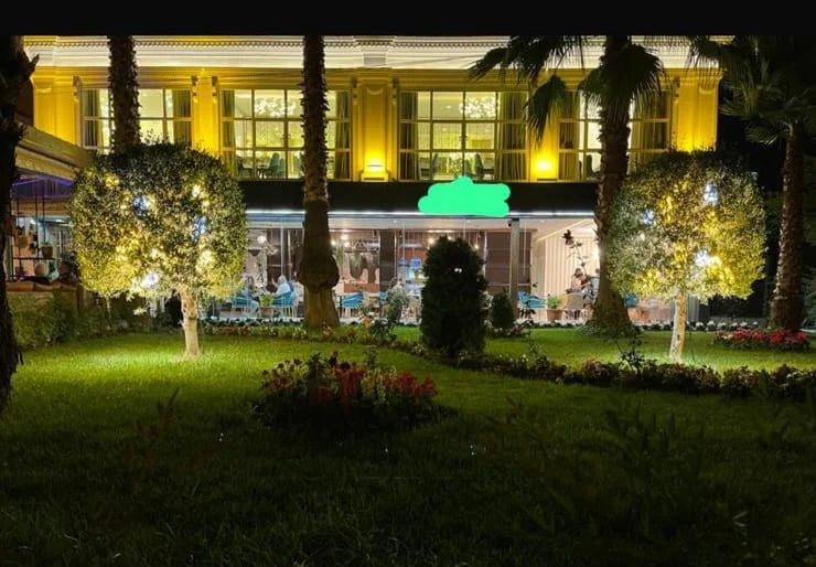 Tirane, jepet me qera bar-resorant Kati 0, 300 m² 3.500 € (Bulevardi Gjergj Fishta)