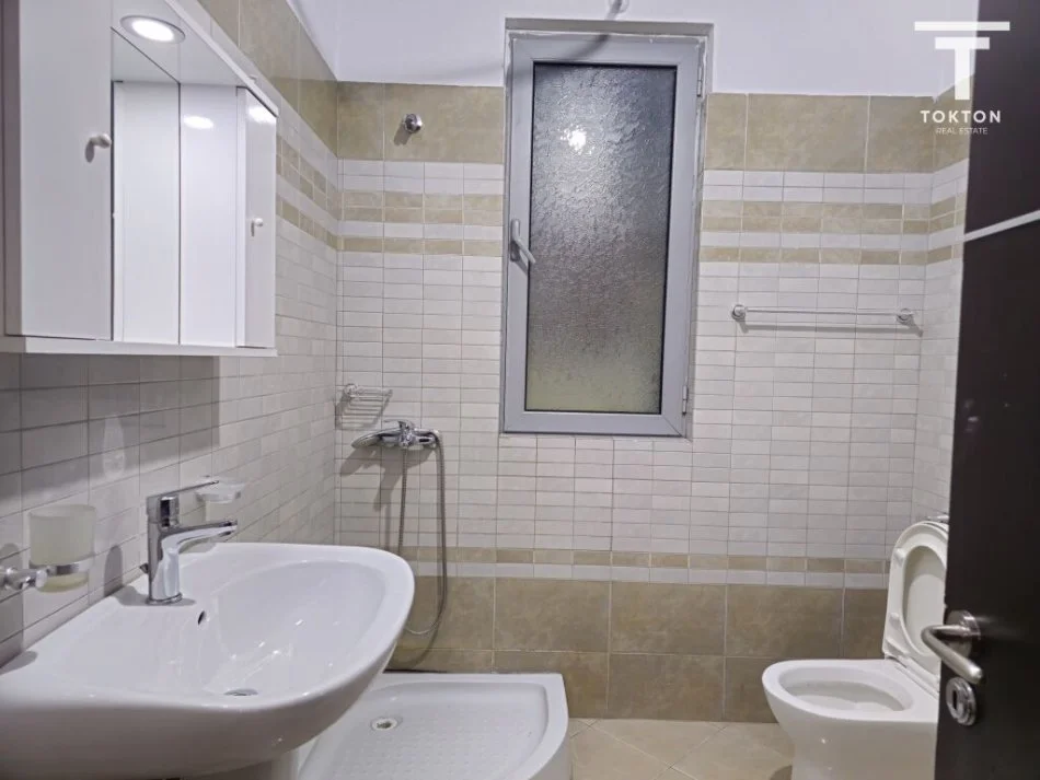 Tirane, shitet apartament 2+1 Kati 2, 96 m² 130.000 € 