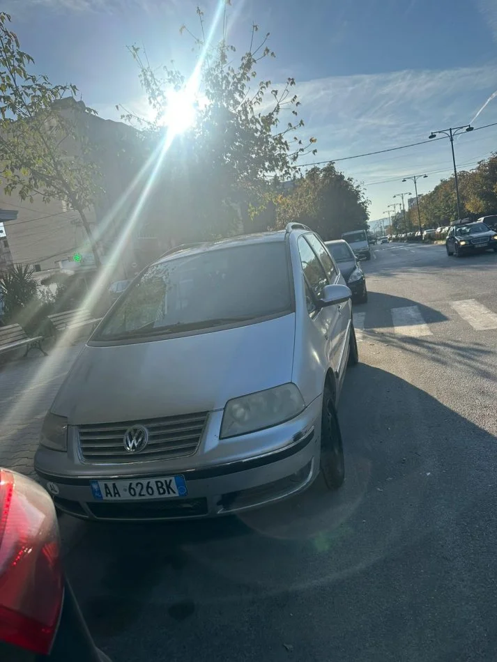 Elbasan, shes makine | veture Nafte, gri metalizato Klima 39.300 km 3.000 €,i diskutushem