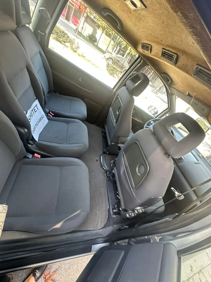 Elbasan, shes makine | veture Nafte, gri metalizato Klima 39.300 km 3.000 €,i diskutushem