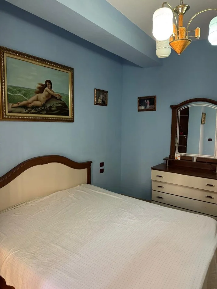 Vlore, jepet me qera apartament 1+1 Kati 2, 80 m² 600 € (te lokal Xhokla, Lungomare) RV46204