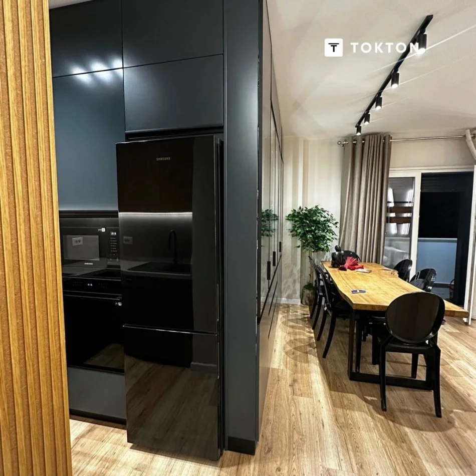 Tirane, jepet me qera apartament 2+1+Ballkon , 100 m² 1.000 €