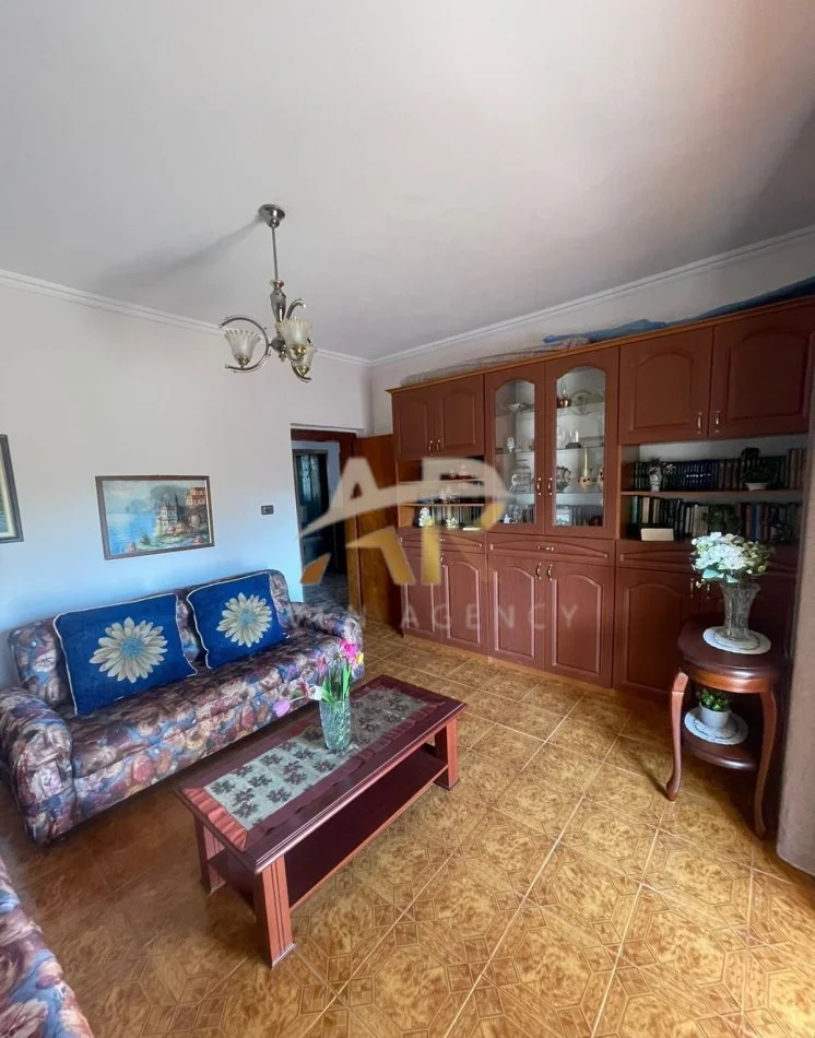 Tirane, jepet me qera apartament 2+1 Kati 4, 86 m² 600 € (Rruga Qemal Stafa)